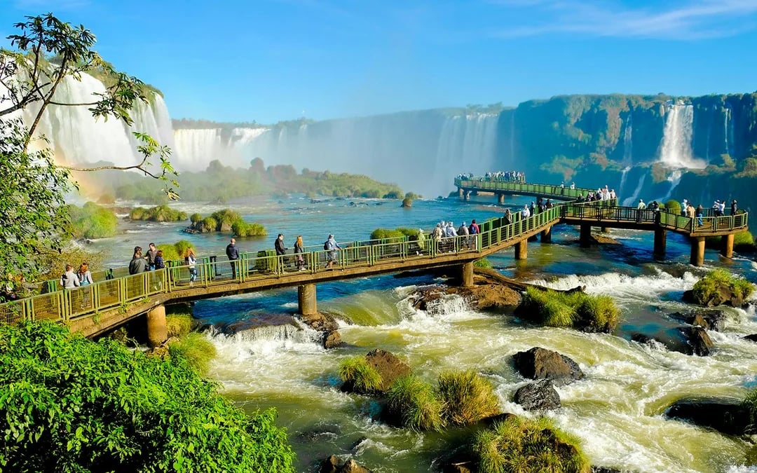 From Foz do Iguaçu: Iguazú Falls Tour with Park Entry & Transfers Image 2