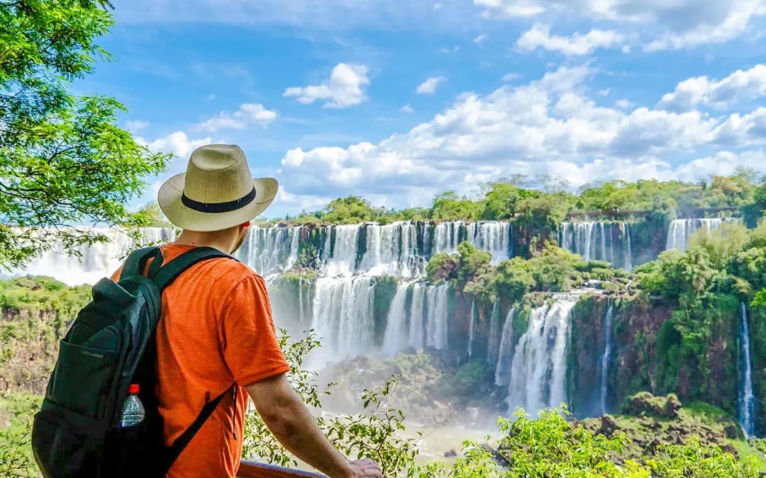 From Foz do Iguaçu: Iguazú Falls Tour with Park Entry & Transfers Image 3