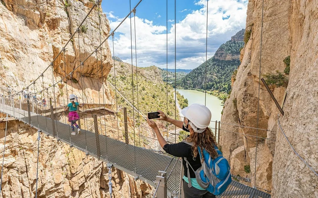 From Granada: Caminito del Rey Guided Day Trip with Round-Trip Transfers Image 7