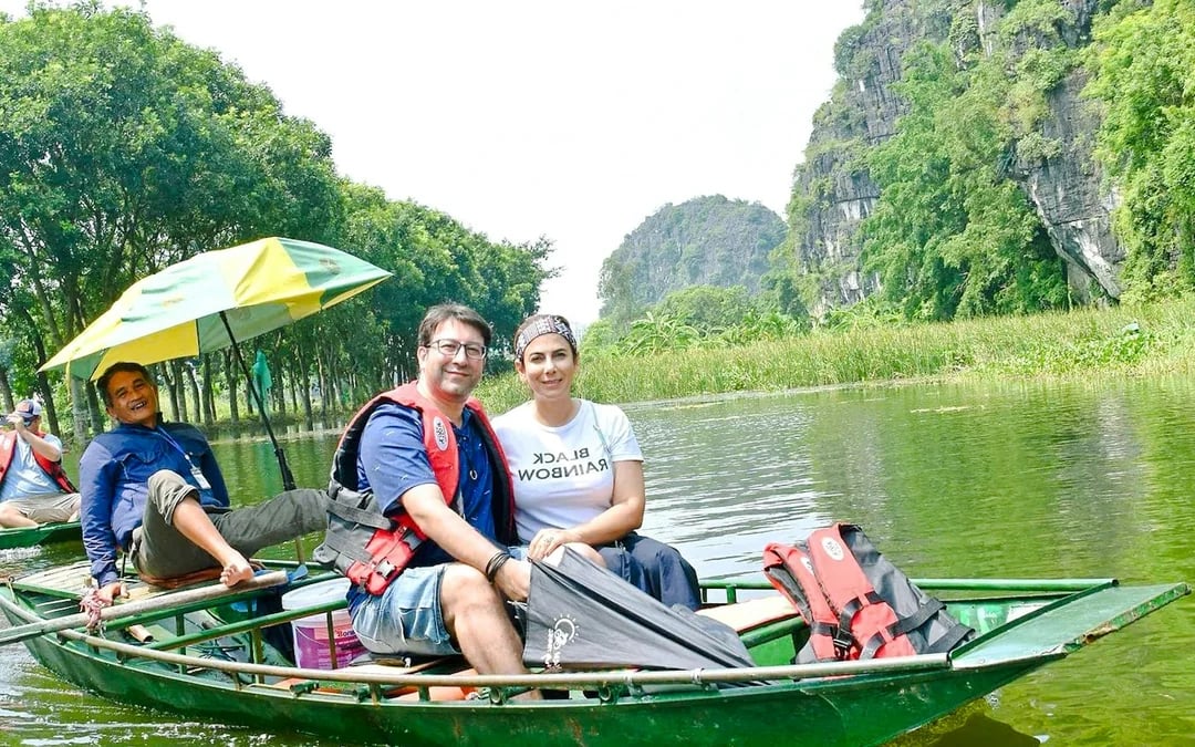 From Hanoi: Hoa Lu, Tam Coc & Mua Cave Small-Group Day Trip with Limousine Transfers Image 1