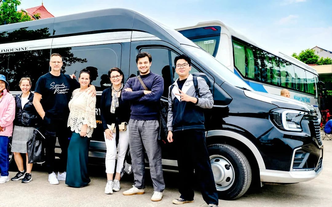 From Hanoi: Hoa Lu, Tam Coc & Mua Cave Small-Group Day Trip with Limousine Transfers Image 8