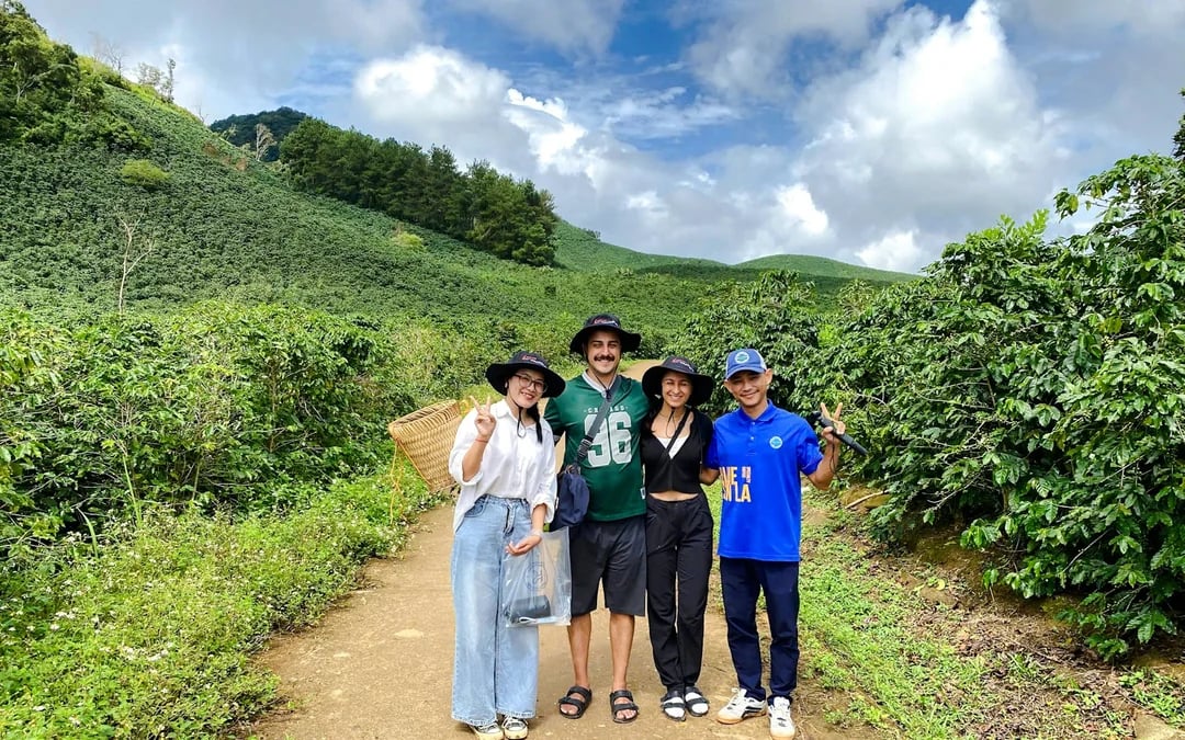 From Hanoi: Son La Coffee Farm Tour with Overnight Homestay Image 4