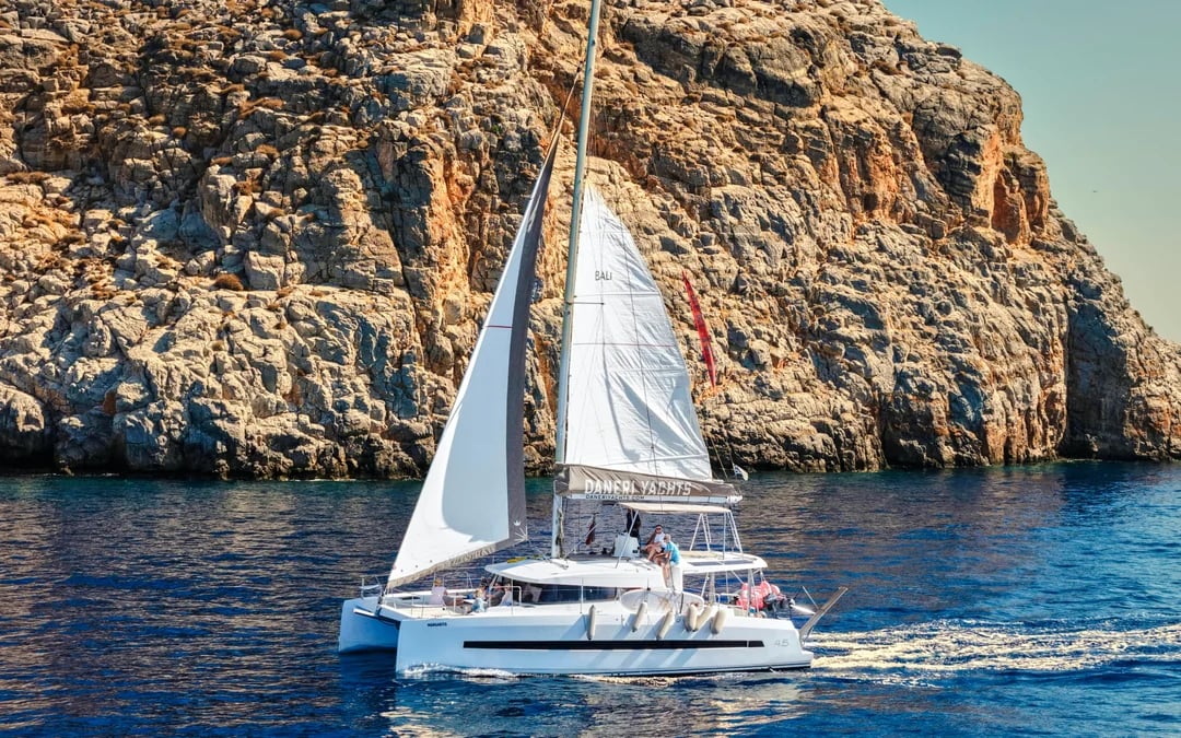 From Hersonissos: All-Inclusive Dia Island Catamaran Cruise with Snacks & Drinks Image 1
