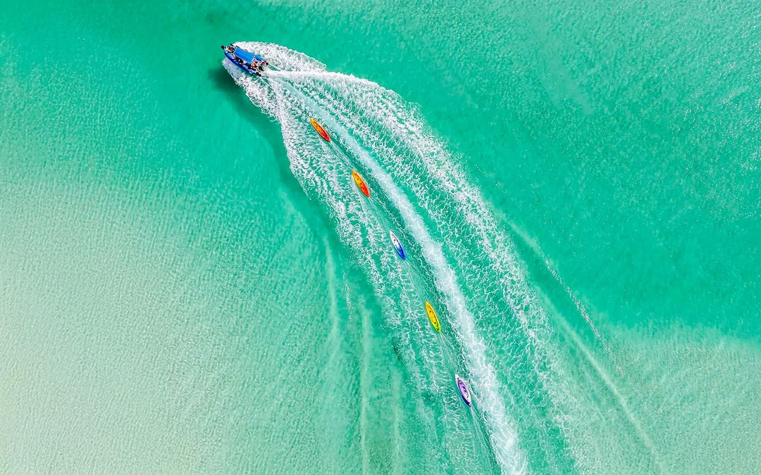From Hervey Bay: Remote K'Gari (Fraser Island) Boat Tour with Lunch Image 1