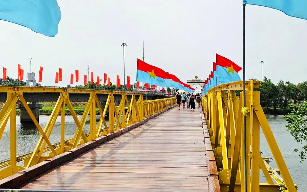 From Hue: DMZ Tour to Vinh Moc Tunnels, Khe Sanh Combat Base and Hien Luong Bridge Image 8