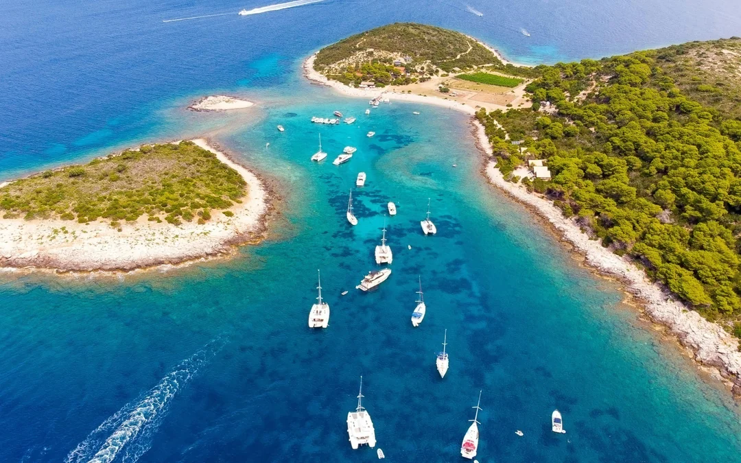 From Hvar: Blue Cave, Green Cave and 5 Islands Boat Tour Image 3