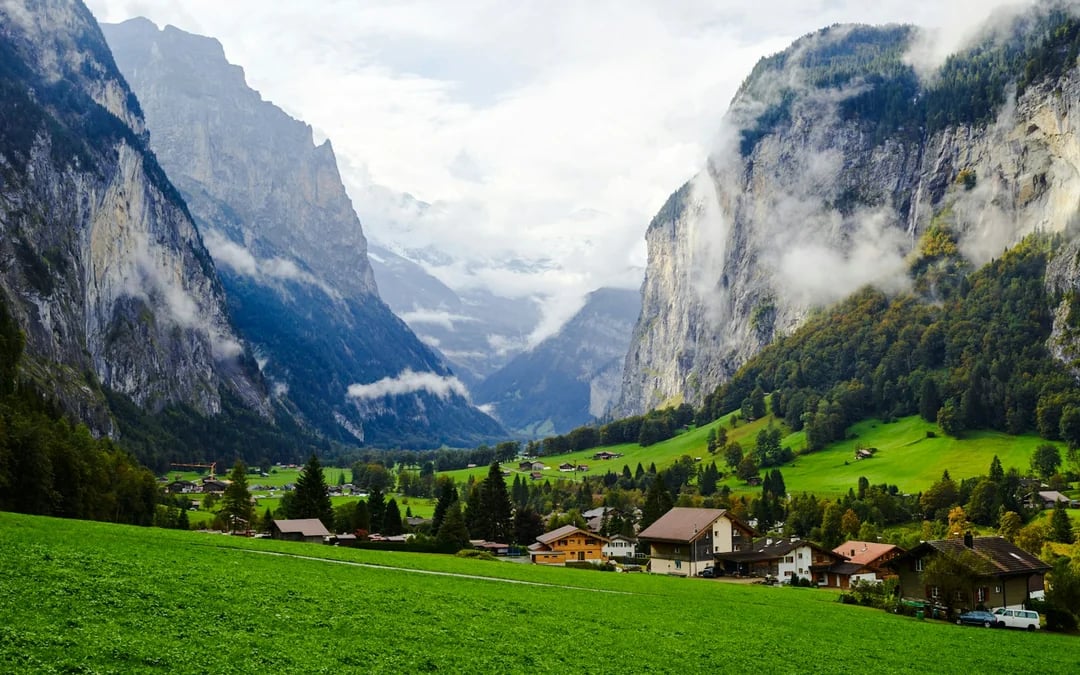 From Interlaken: Grindelwald & Lauterbrunnen Guided Day Trip Image 4