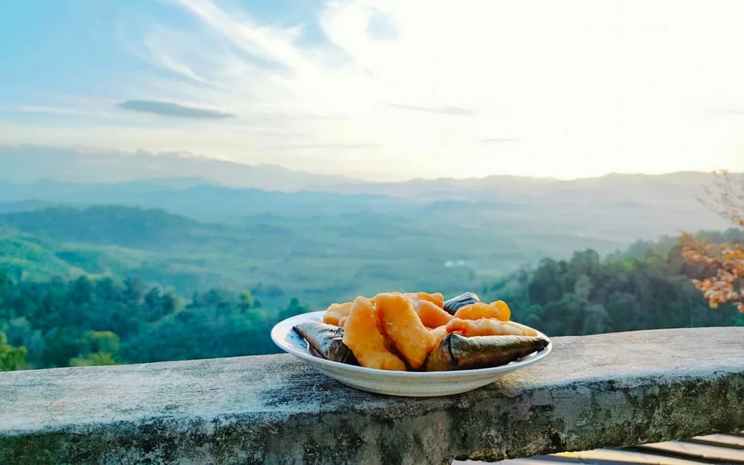 From Khao Lak: Khao Khai Nui Sunrise Viewpoint Private Tour Image 3