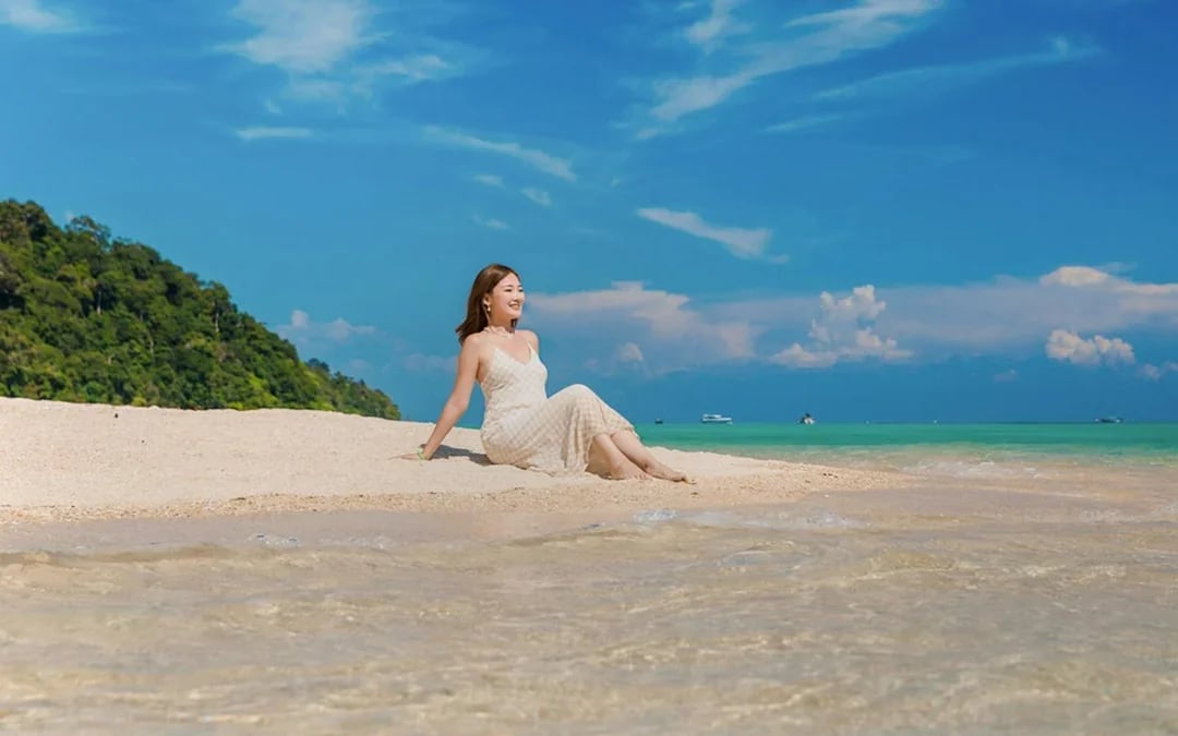 From Khao Lak: Surin Islands Speedboat Tour with Breakfast, Lunch & Transfers
 Image 9