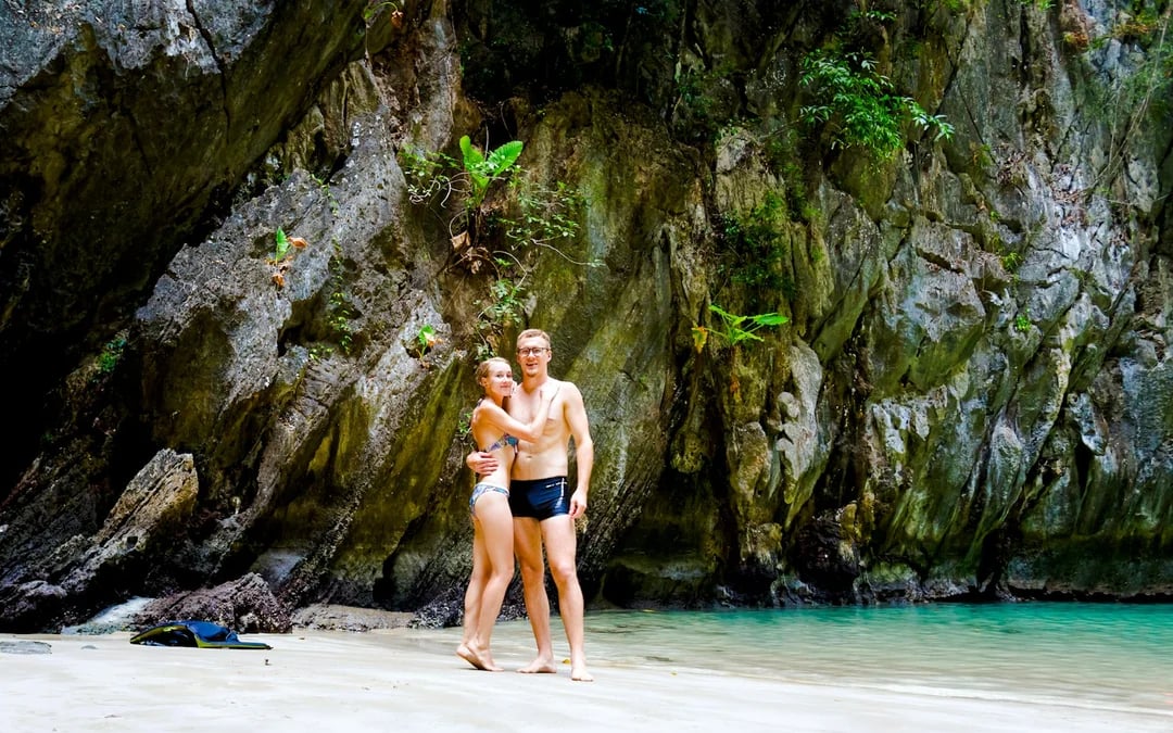 From Koh Lanta: 4 Islands Longtail Boat Tour with Emerald Cave Image 12