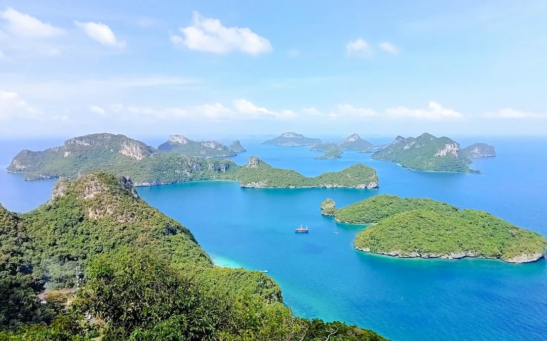 From Koh Samui: Ang Thong National Marine Park Big-Boat Cruise with Lunch and Transfers Image 2