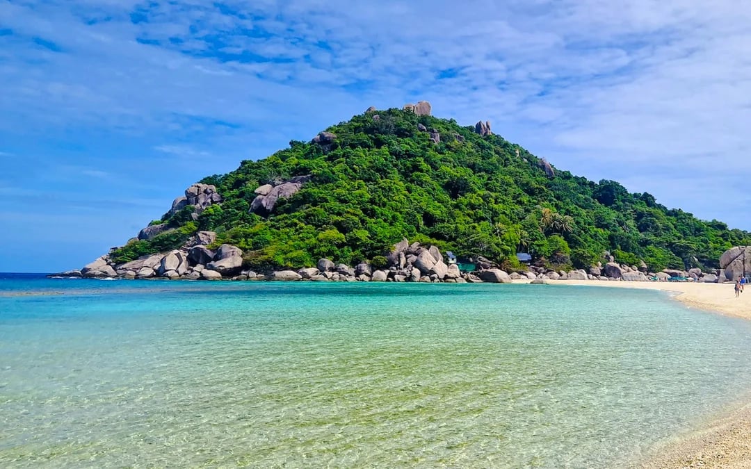 From Koh Tao: Nang Yuan Island Round-Trip Boat and Hotel Transfers Image 4