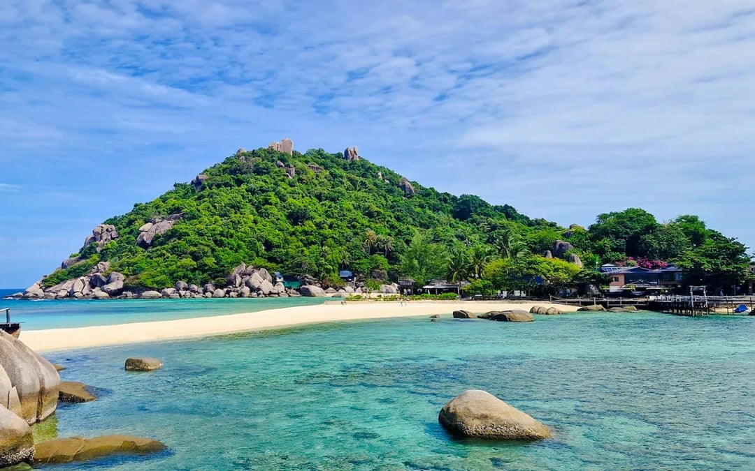 From Koh Tao: Private Longtail Boat Tour with Snorkeling and Koh Nang Yuan Image 11