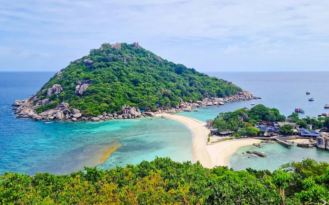 From Koh Tao: Private Longtail Boat Tour with Snorkeling and Koh Nang Yuan Image 4