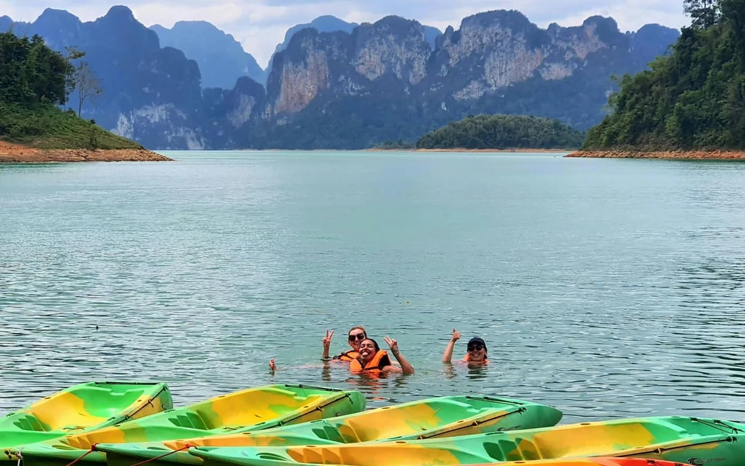 From Krabi: Cheow Lan Lake Boat Tour, Jungle Hike, Diamond Cave, and Floating Restaurant Lunch Guided Tour Image 12