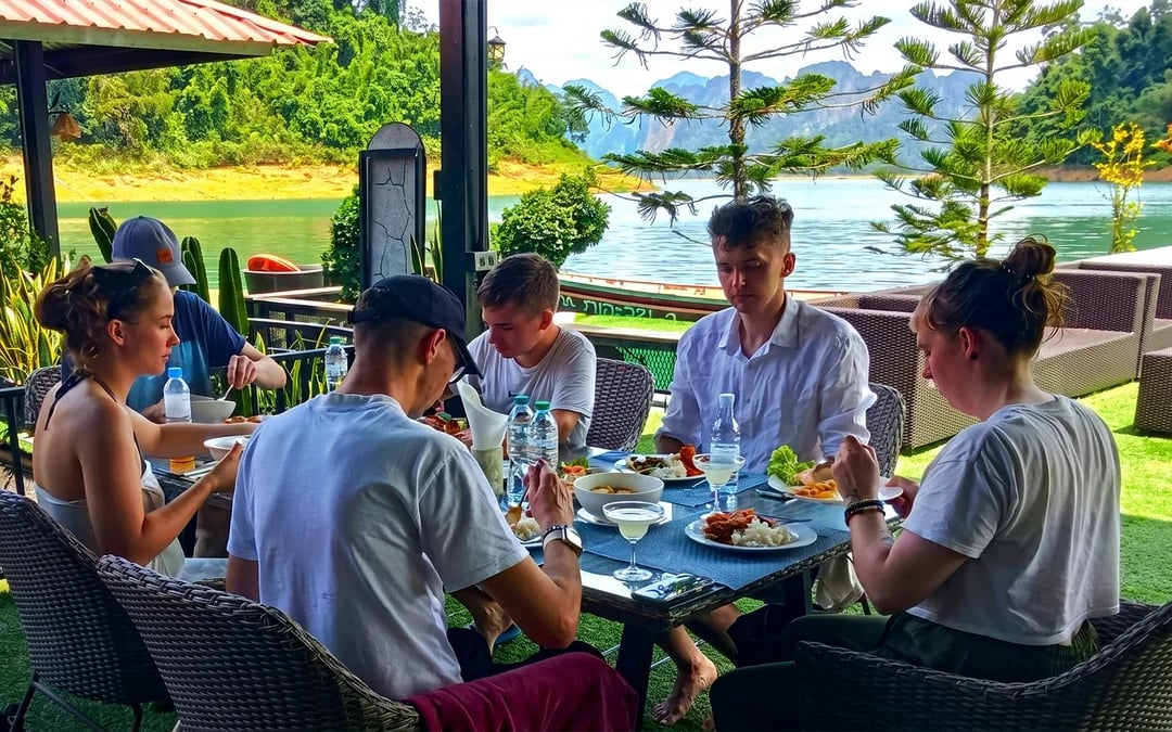 From Krabi: Cheow Lan Lake Boat Tour, Jungle Hike, Diamond Cave, and Floating Restaurant Lunch Guided Tour Image 4