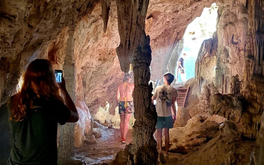 From Krabi: Cheow Lan Lake Boat Tour, Jungle Hike, Diamond Cave, and Floating Restaurant Lunch Guided Tour Image 6