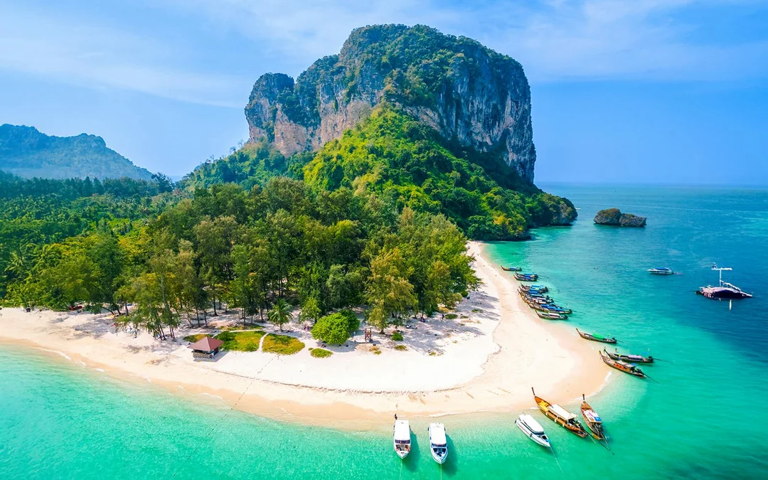 From Krabi: Early Bird Phi Phi & 4 Islands Tour by Speedboat with Breakfast, Lunch & Transfers Image 3