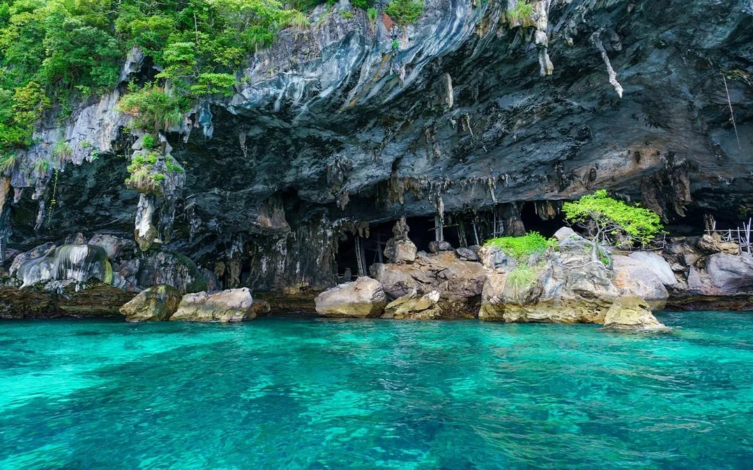 From Krabi: Early Bird Phi Phi & 4 Islands Tour by Speedboat with Breakfast, Lunch & Transfers Image 8