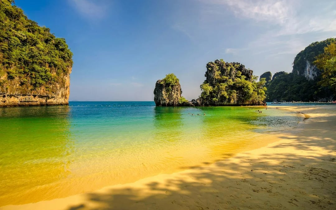 From Krabi: Hong Island-Hopping Tour with Lunch and Round-Trip Transfers Image 8