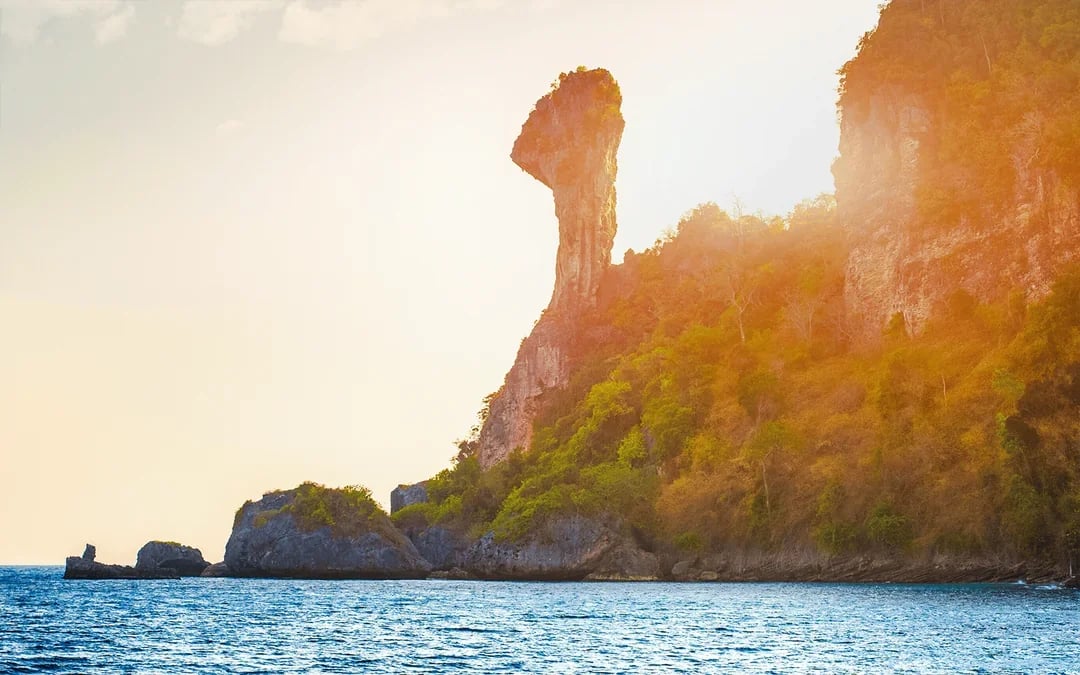 From Krabi: Phi Phi Island & 4 Islands Sunset with Bioluminescent Plankton Tour by Speedboat with Lunch, BBQ Dinner & Transfers Image 4