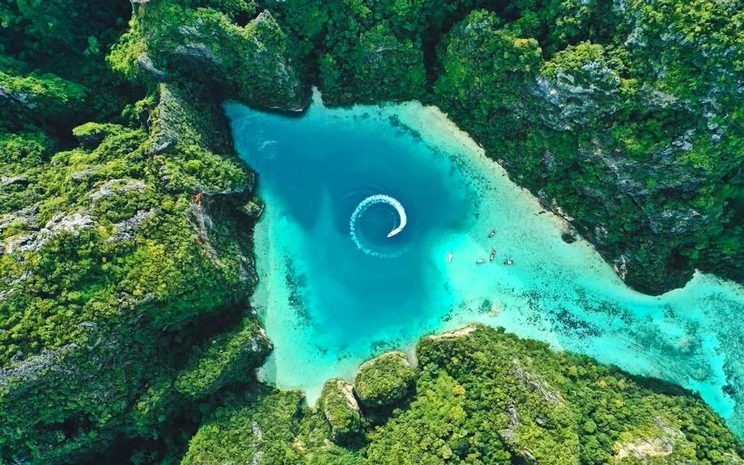 From Krabi: Phi Phi Island & Bamboo Island Day Tour by Speedboat with Lunch & Transfers Image 7
