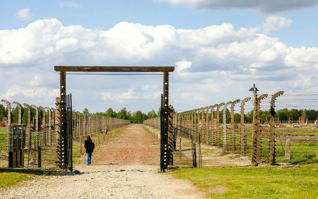 From Krakow: Auschwitz, Birkenau & Monowitz Outdoor Guided Tour Image 2
