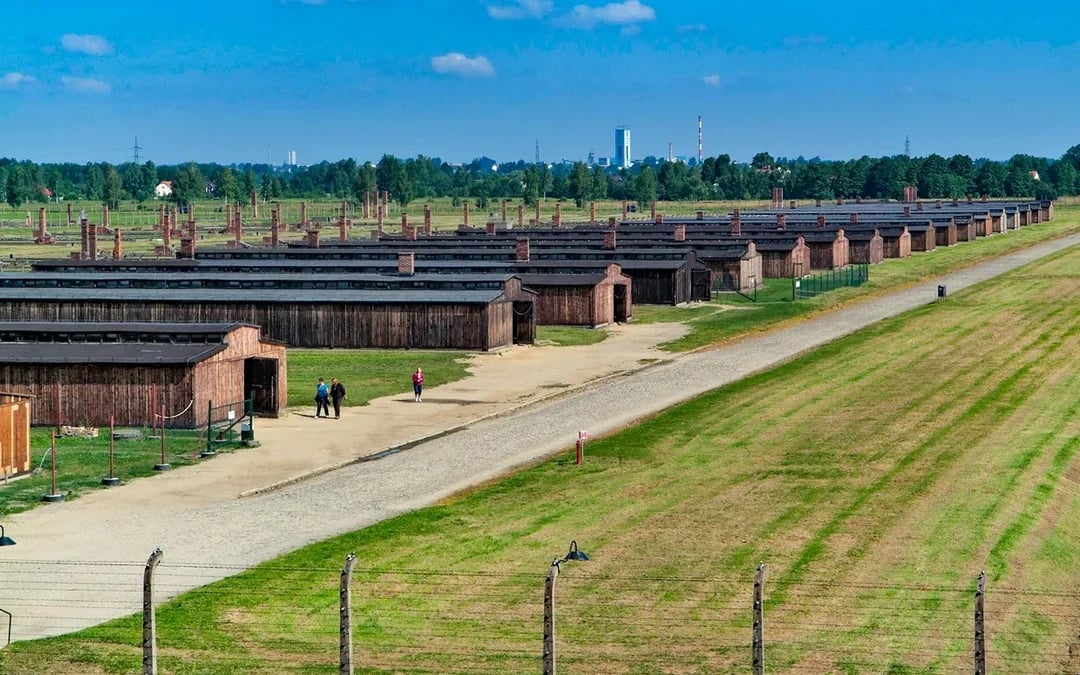 From Krakow: Auschwitz-Birkenau & Oskar Schindler's Factory Guided Tour Image 8