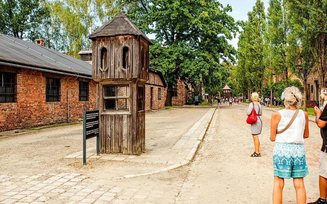 From Krakow: Auschwitz-Birkenau Guided Tour with Transfers Image 9