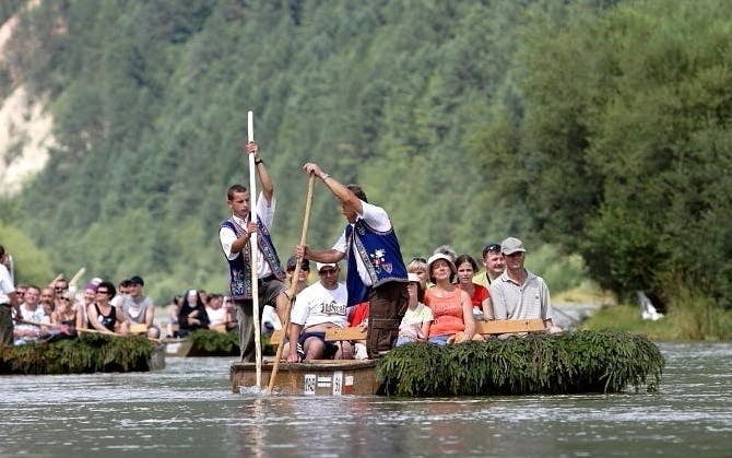 From Krakow: Traditional Dunajec River Rafting Day Trip with Hotel Transfers Image 4