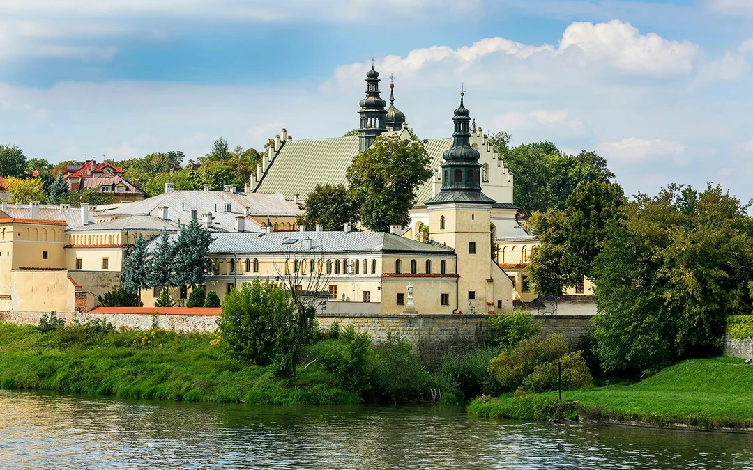 From Krakow: Vistula River Sightseeing Cruise to Tyniec Image 4