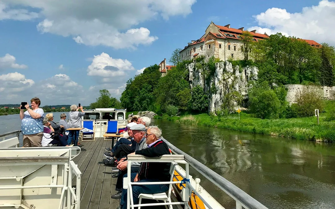 From Krakow: Vistula River Sightseeing Cruise to Tyniec Image 5