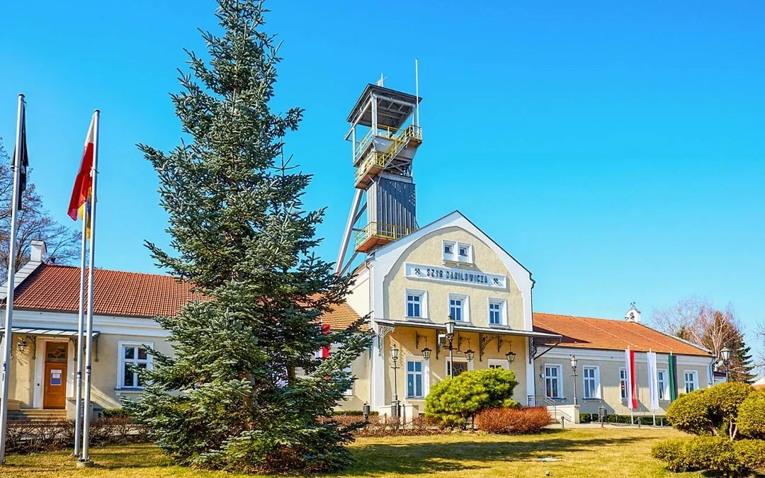 From Krakow: Wieliczka Salt Mine & Oskar Schindler's Factory Guided Tour Image 8