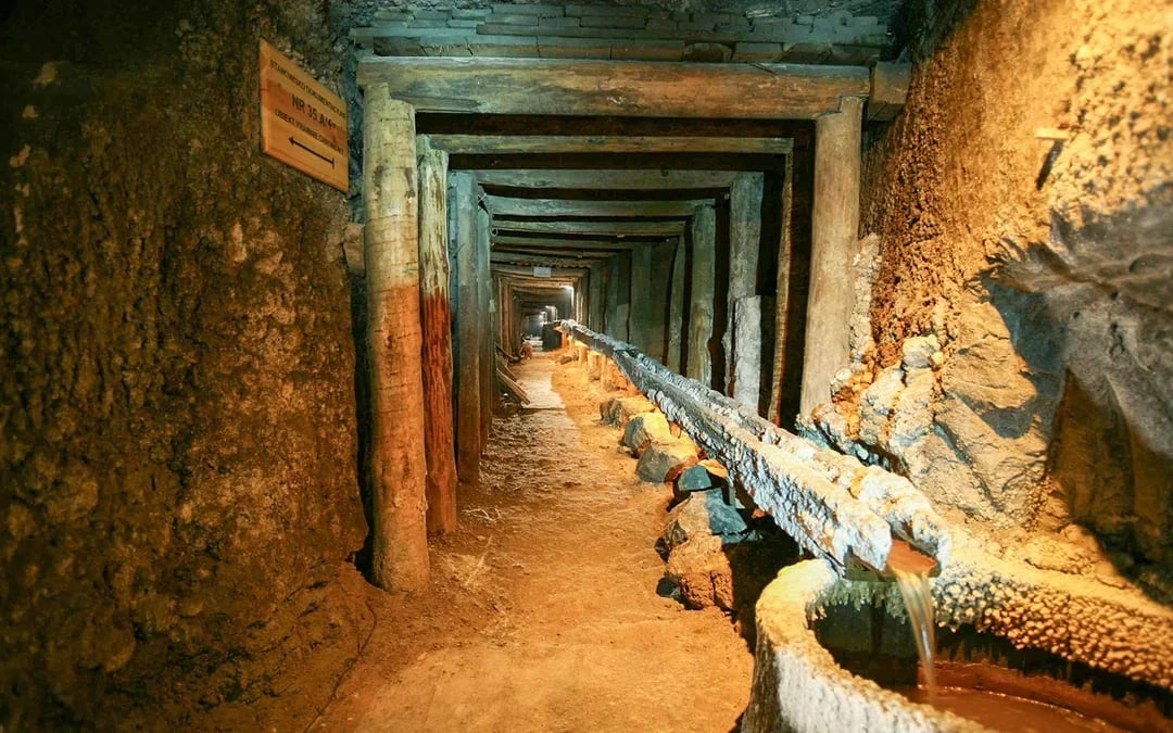 From Krakow: Wieliczka Salt Mine Guided Tour with Hotel Transfers Image 8