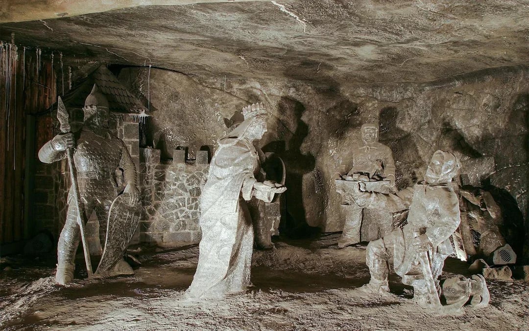  From Krakow: Wieliczka Salt Mine Guided Tour with Skip-the-Line Tickets Image 5
