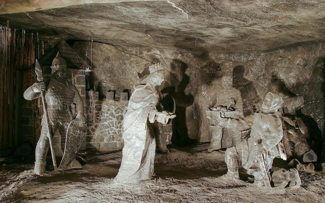  From Krakow: Wieliczka Salt Mine Guided Tour with Skip-the-Line Tickets Image 5