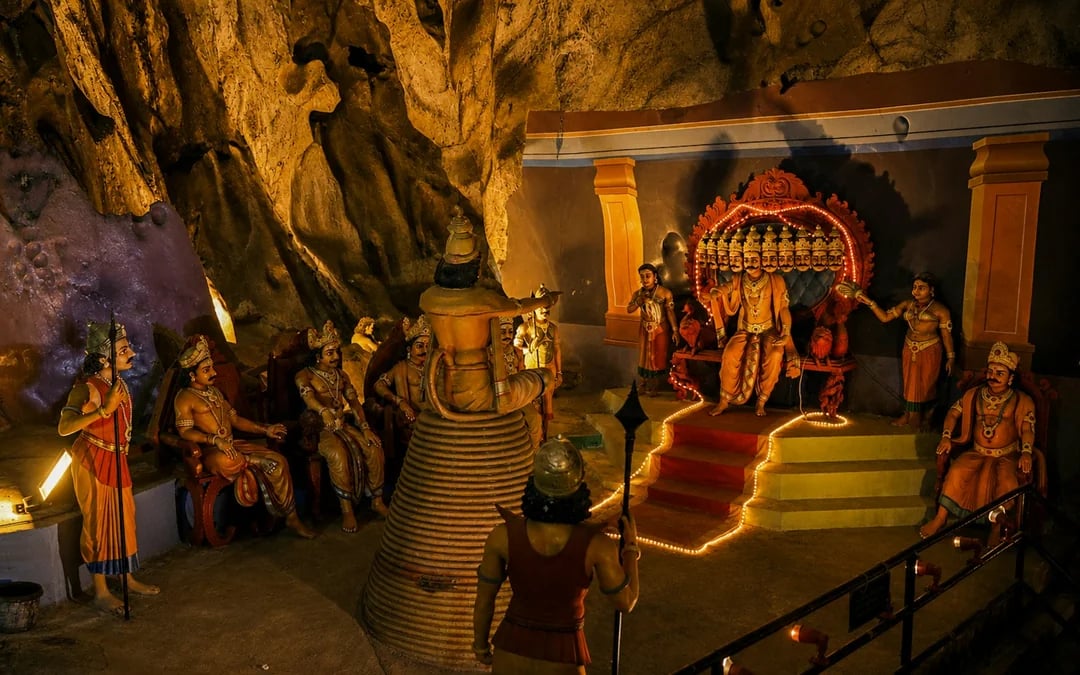 From Kuala Lumpur: Batu Caves & Genting Highlands Private Day Trip Image 3