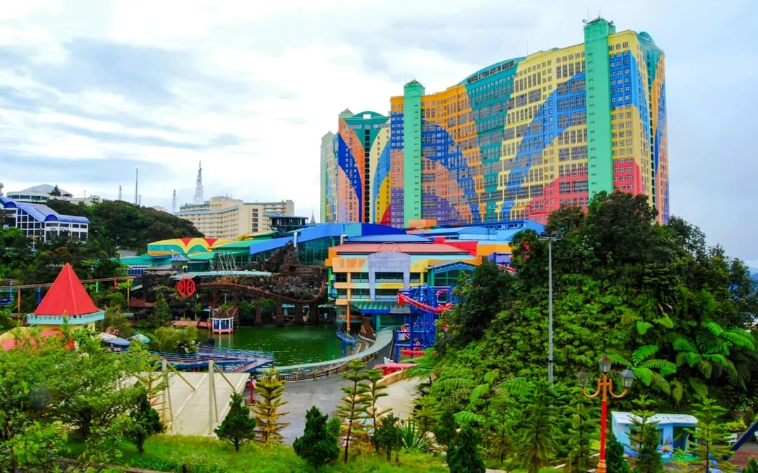 From Kuala Lumpur: Genting Highlands Day Trip with Awana SkyWay Cable Car and Batu Caves Photo Stop Image 4