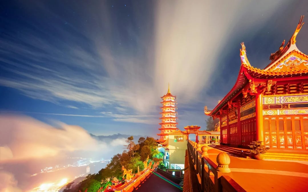 From Kuala Lumpur: Genting Highlands Day Trip with Awana SkyWay Cable Car and Batu Caves Photo Stop Image 5