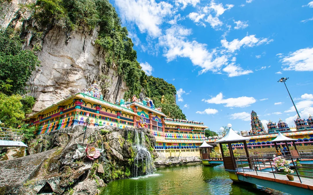 From Kuala Lumpur: Private Half-Day Batu Caves & Cultural Temple Tour with Transfers Image 3