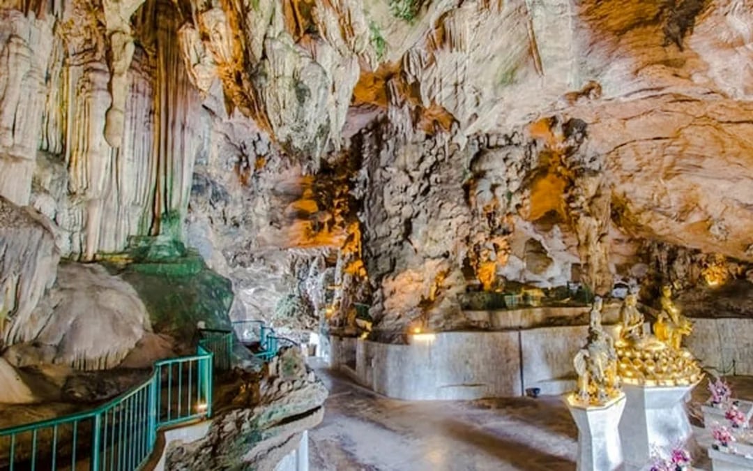 From Kuala Lumpur: Private Ipoh Heritage & Kek Lok Tong Cave Temple Day Trip Image 4