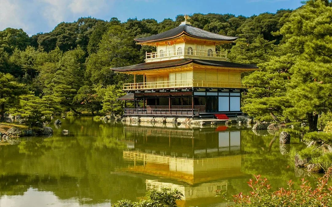 From Kyoto/Osaka: Kinkakuji, Kiyomizu Temple Area, & Fushimi-Inari Shrine Guided Day Tour Image 2