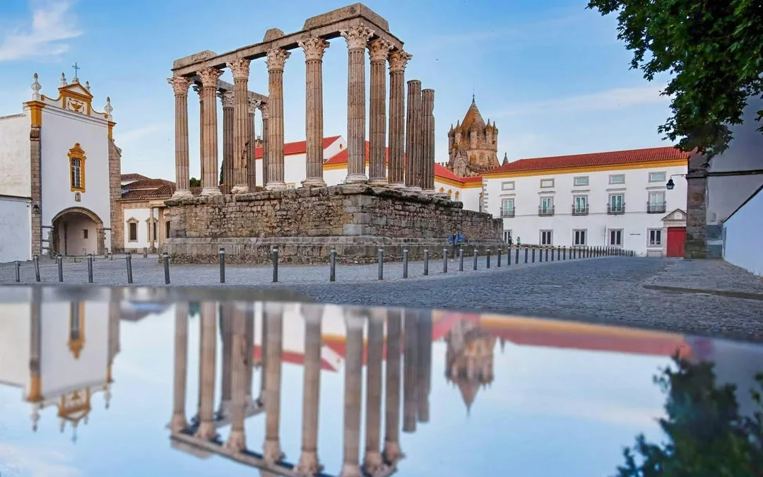 From Lisbon: Évora, Monsaraz, Wine Tasting & Cristo Rei Image 2