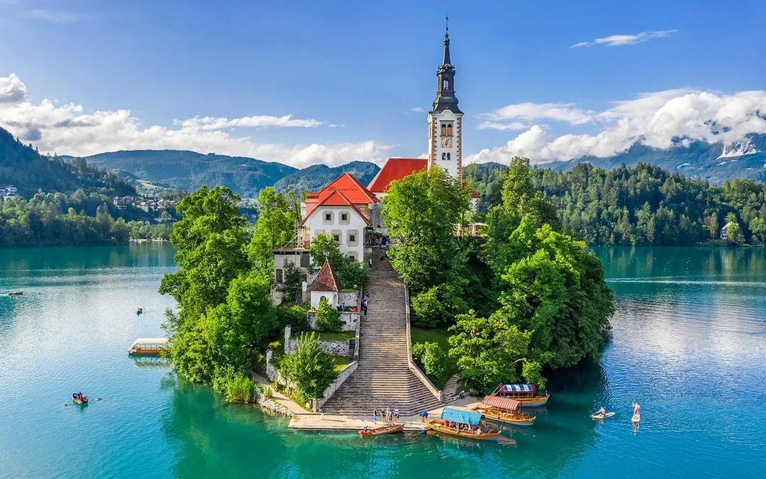 From Ljubljana: Lake Bled & Bled Castle Tour Image 4