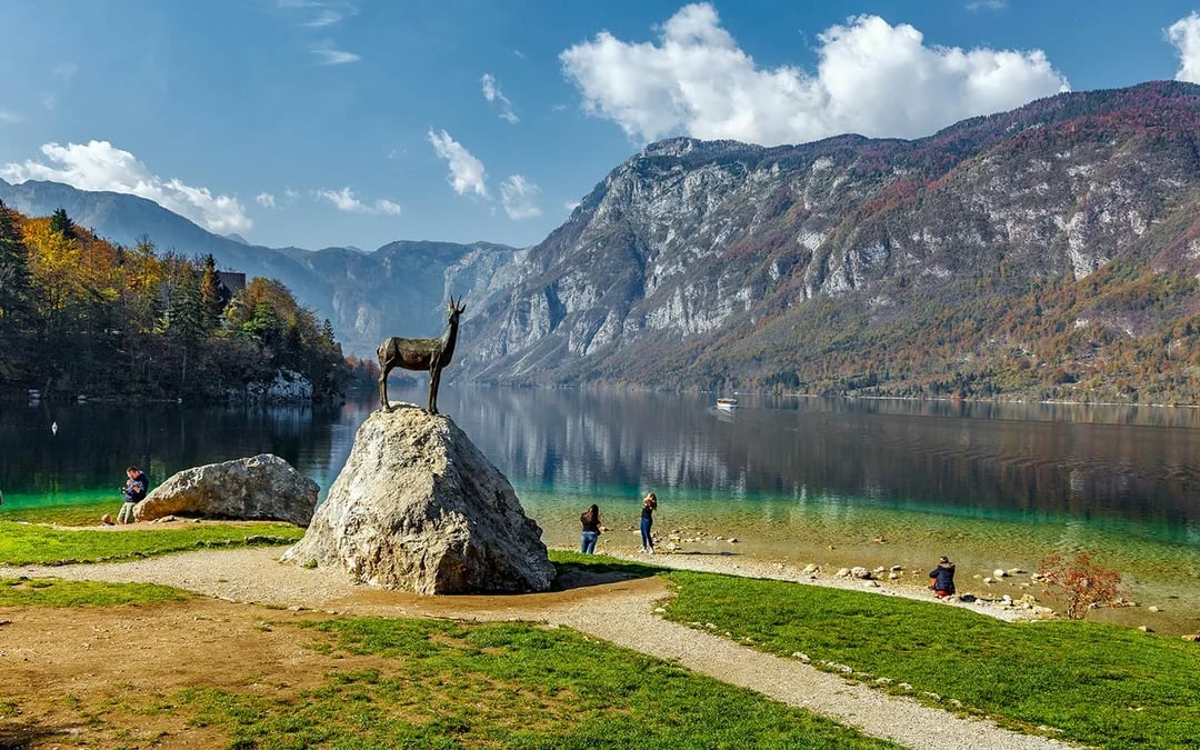 From Ljubljana: Lake Bled & Bohinj Tour with Savica Waterfall
Image 2