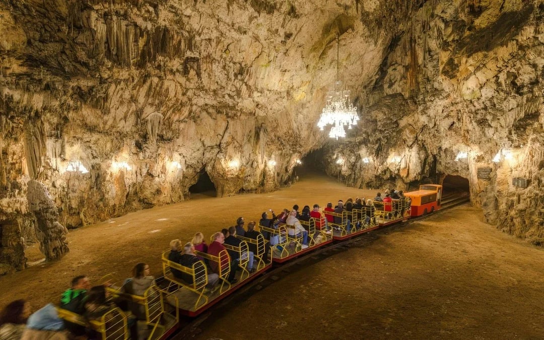 From Ljubljana: Postojna Cave & Predjama Castle Guided Tour Image 2