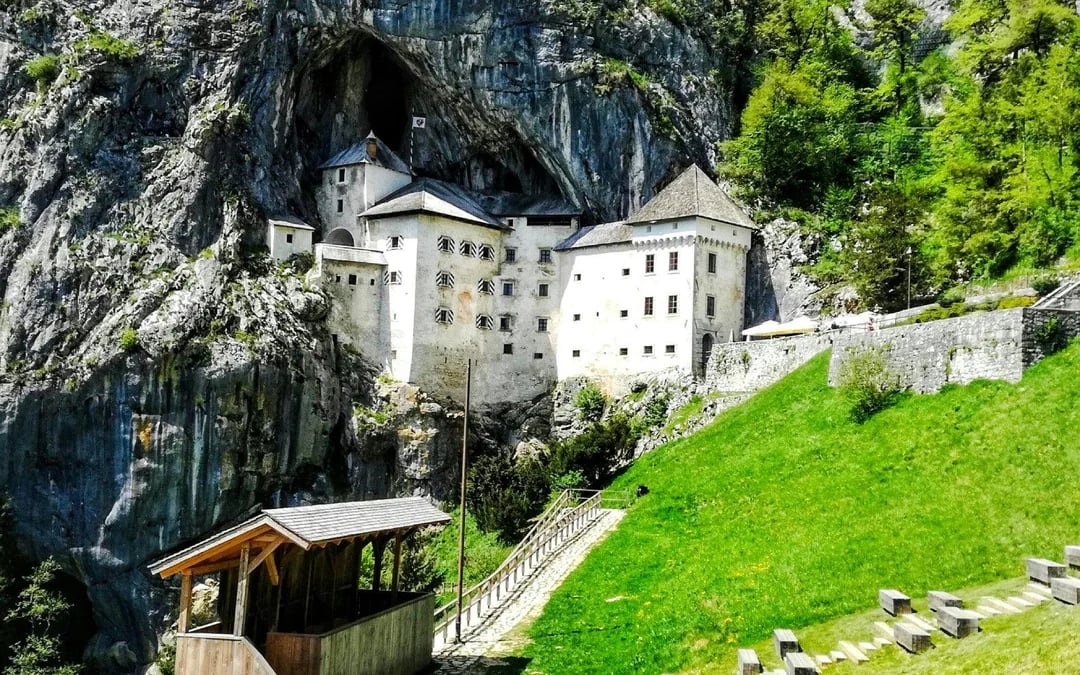 From Ljubljana: Postojna Cave & Predjama Castle Guided Tour Image 4