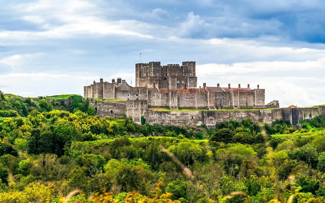 From London: Canterbury Cathedral, Dover Castle, and White Cliffs Full-Day Tour Image 3
