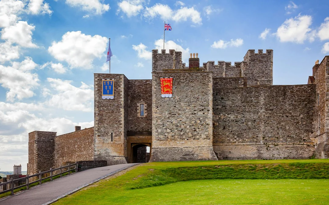 From London: Canterbury Cathedral, Dover Castle, and White Cliffs Full-Day Tour Image 8
