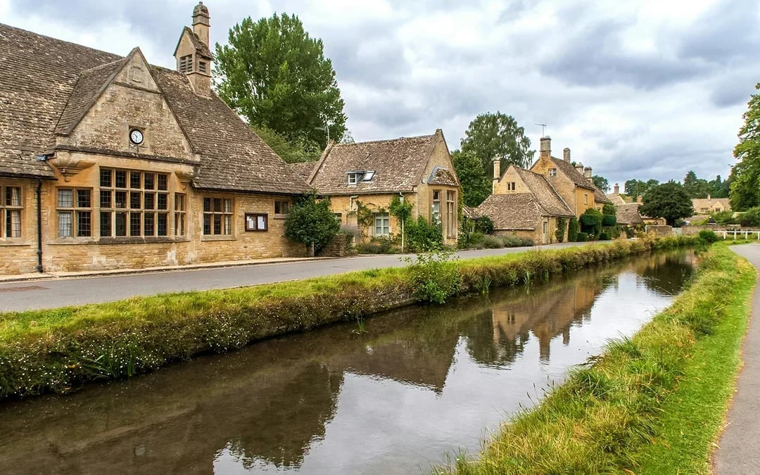 From London: Cotswolds Guided Day Tour Image 1